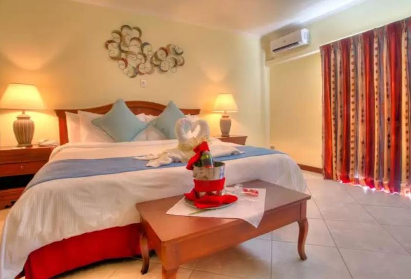 Cara Hotels Trinidad Claxton Bay Exterior foto